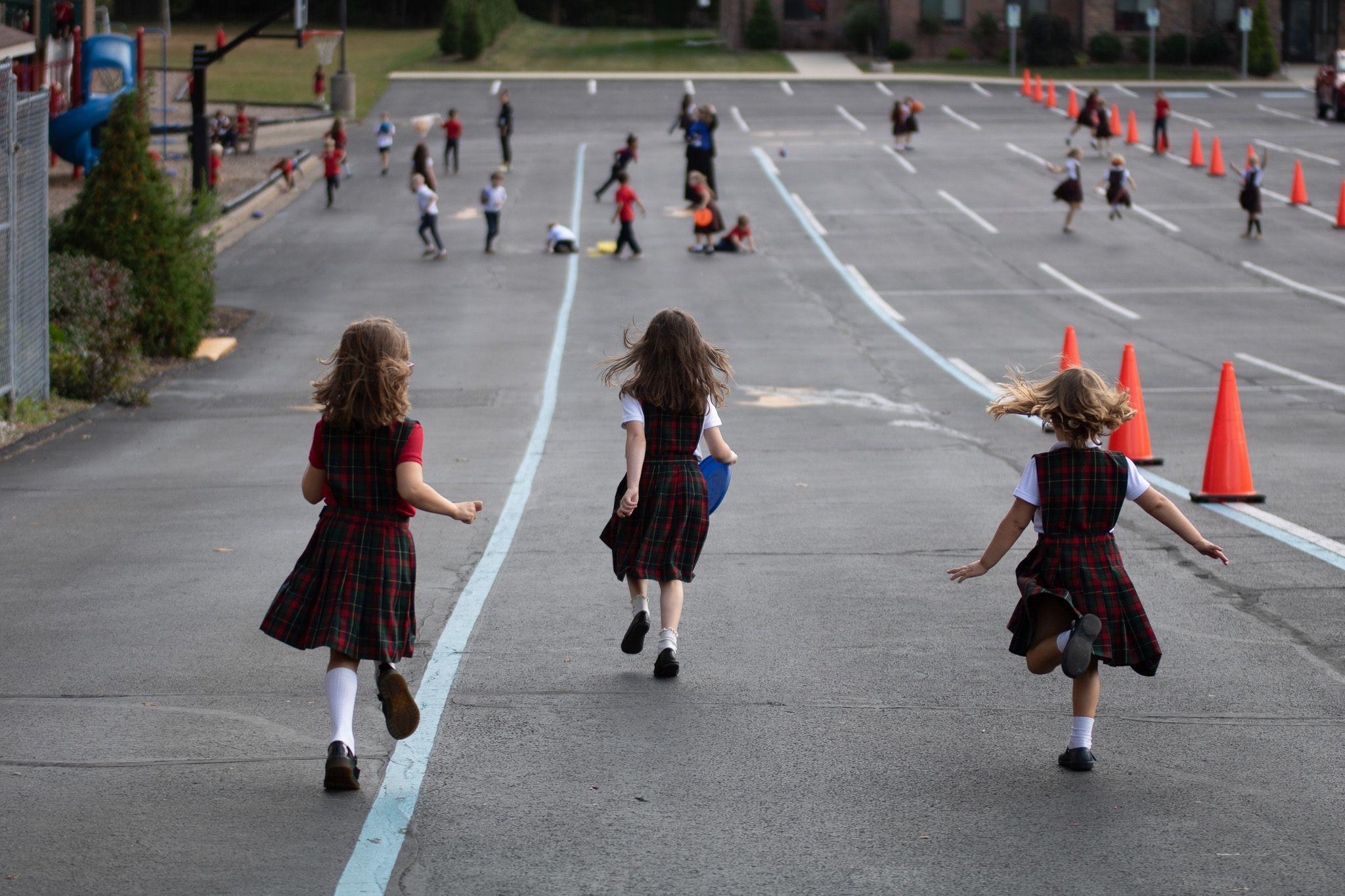 kids running